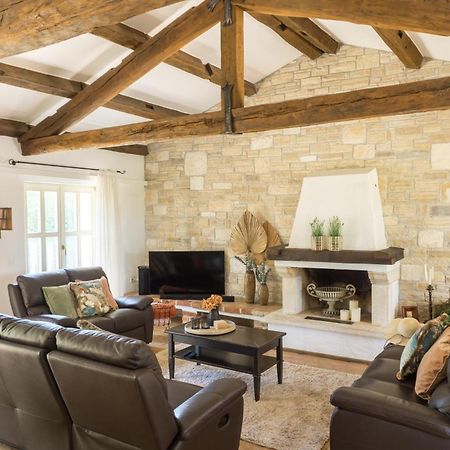 Villa Melissa - Istrisches Steinhaus Mit Pool In Guter Lage Sveti Lovreč Pazenatički Exteriör bild