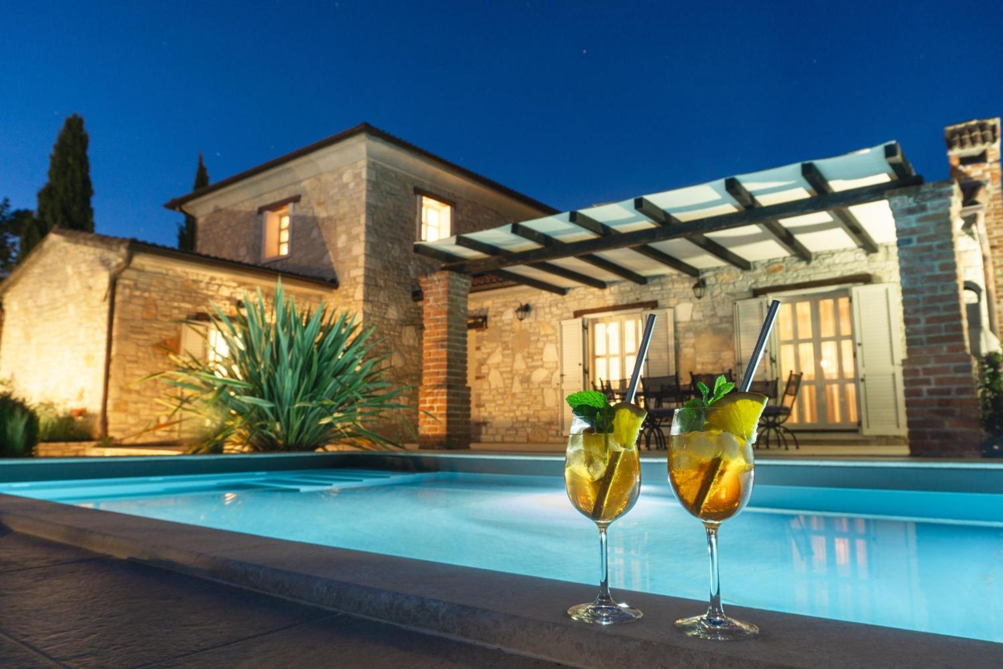 Villa Melissa - Istrisches Steinhaus Mit Pool In Guter Lage Sveti Lovreč Pazenatički Exteriör bild