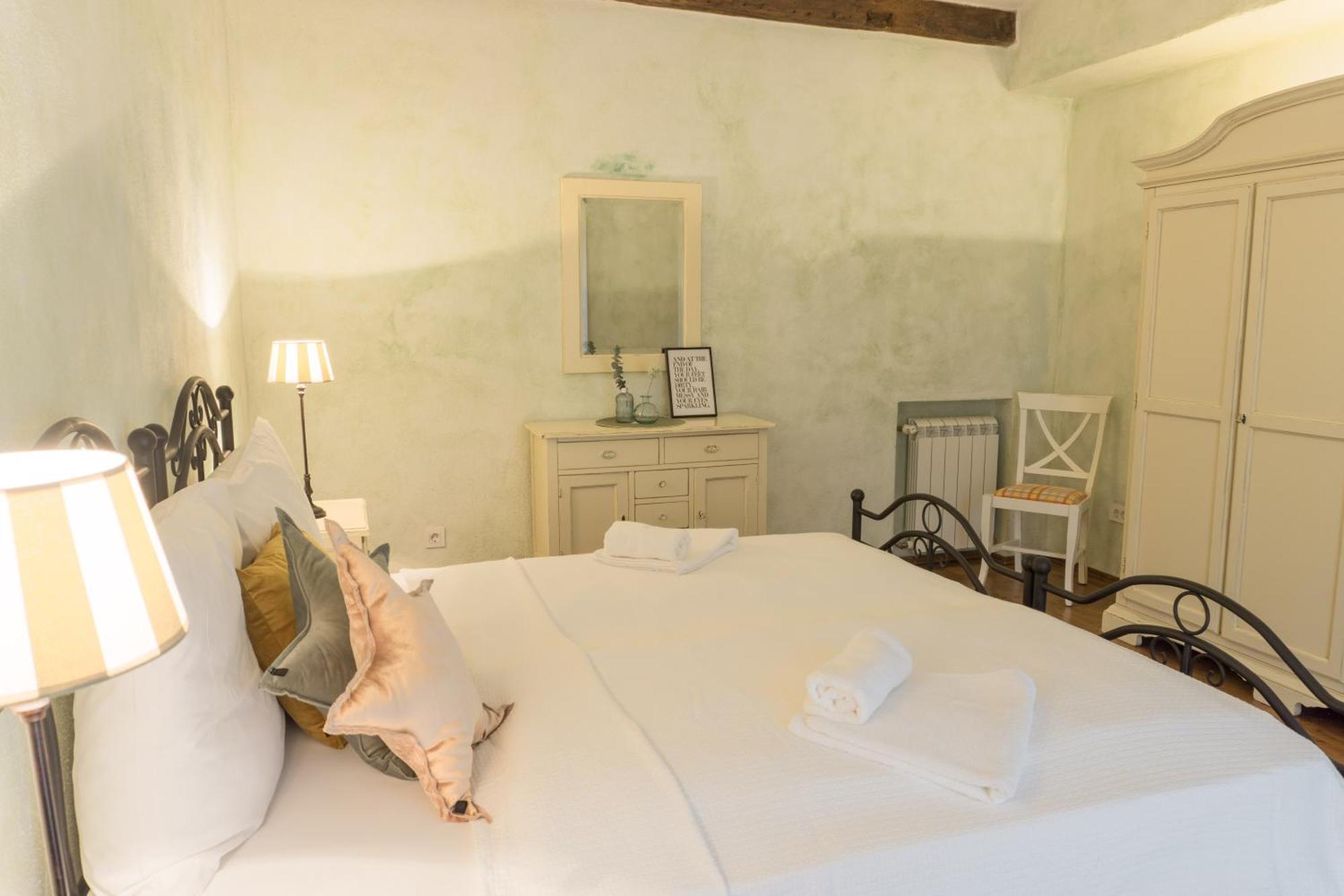 Villa Melissa - Istrisches Steinhaus Mit Pool In Guter Lage Sveti Lovreč Pazenatički Exteriör bild