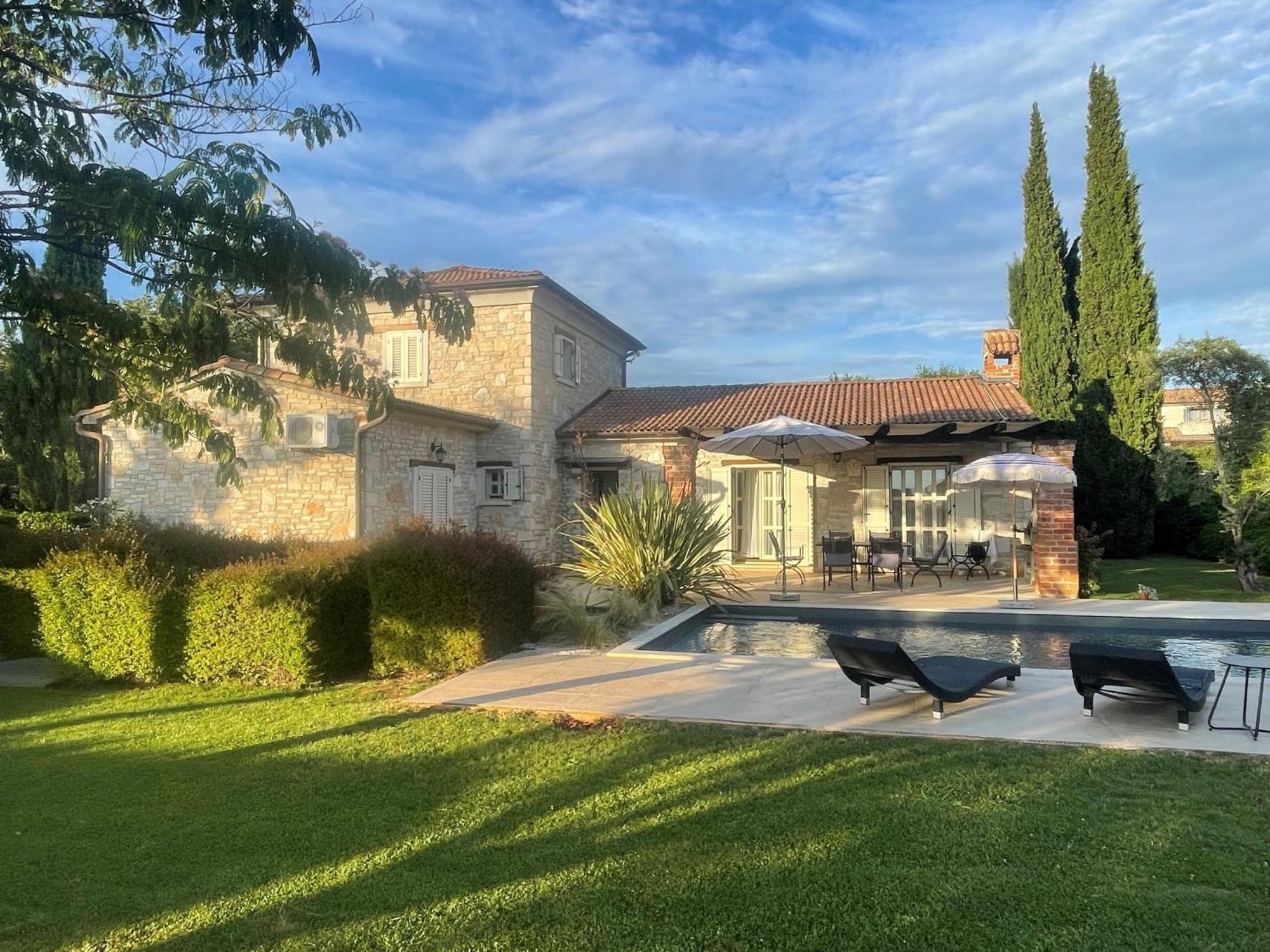 Villa Melissa - Istrisches Steinhaus Mit Pool In Guter Lage Sveti Lovreč Pazenatički Exteriör bild