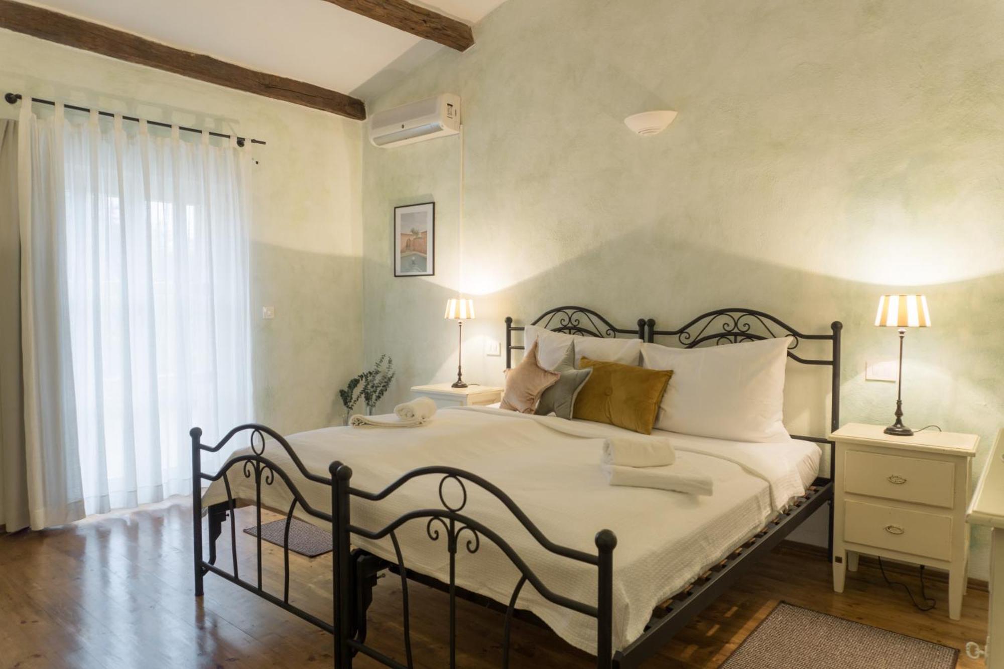 Villa Melissa - Istrisches Steinhaus Mit Pool In Guter Lage Sveti Lovreč Pazenatički Exteriör bild