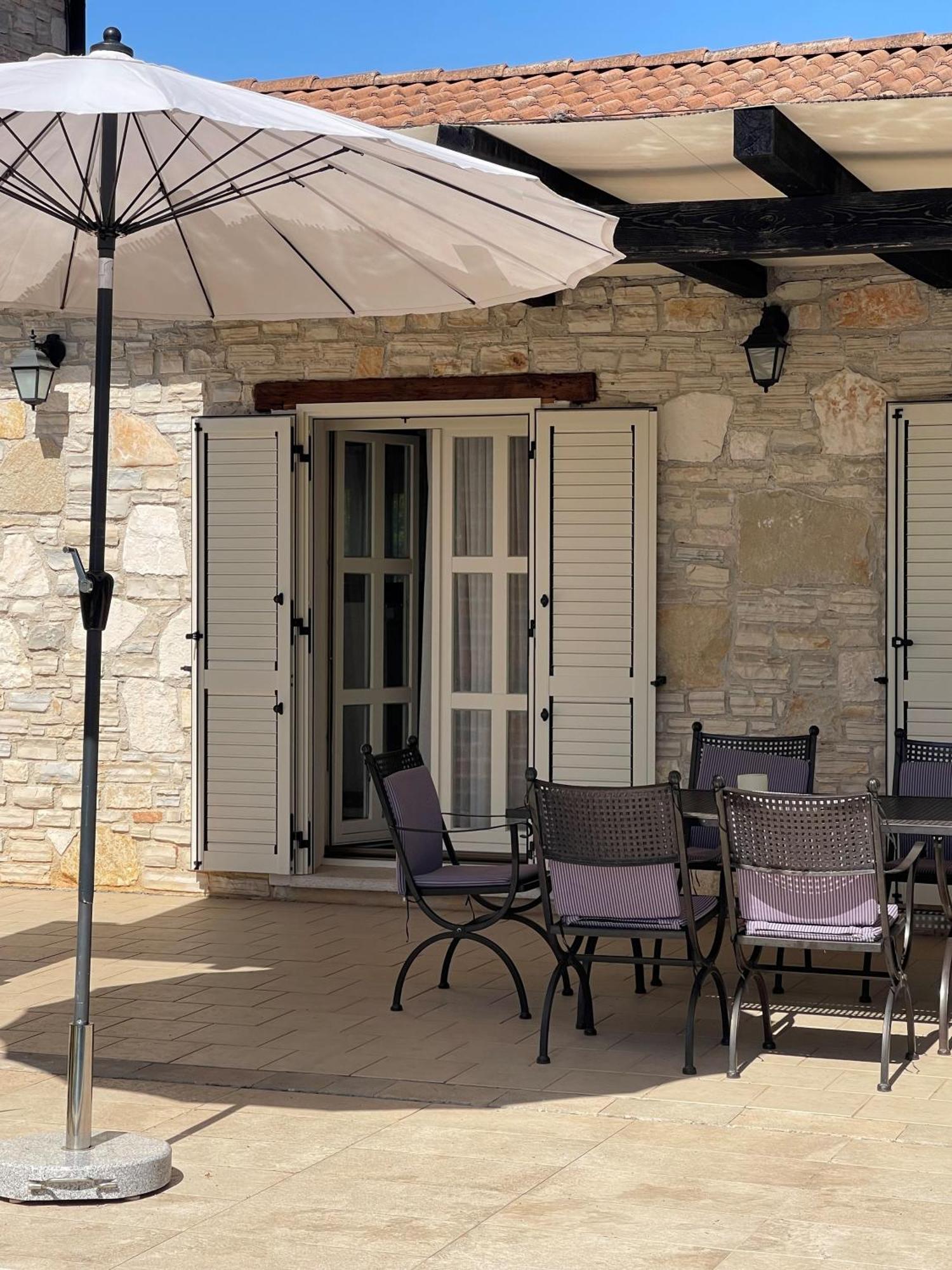 Villa Melissa - Istrisches Steinhaus Mit Pool In Guter Lage Sveti Lovreč Pazenatički Exteriör bild